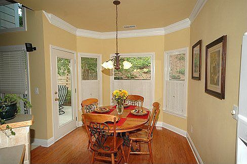 Bay-Window Breakfast Room