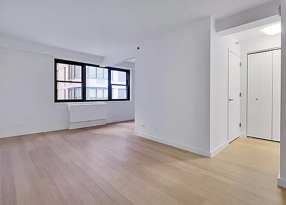 Rented by Manhattan Realty Group | media 7