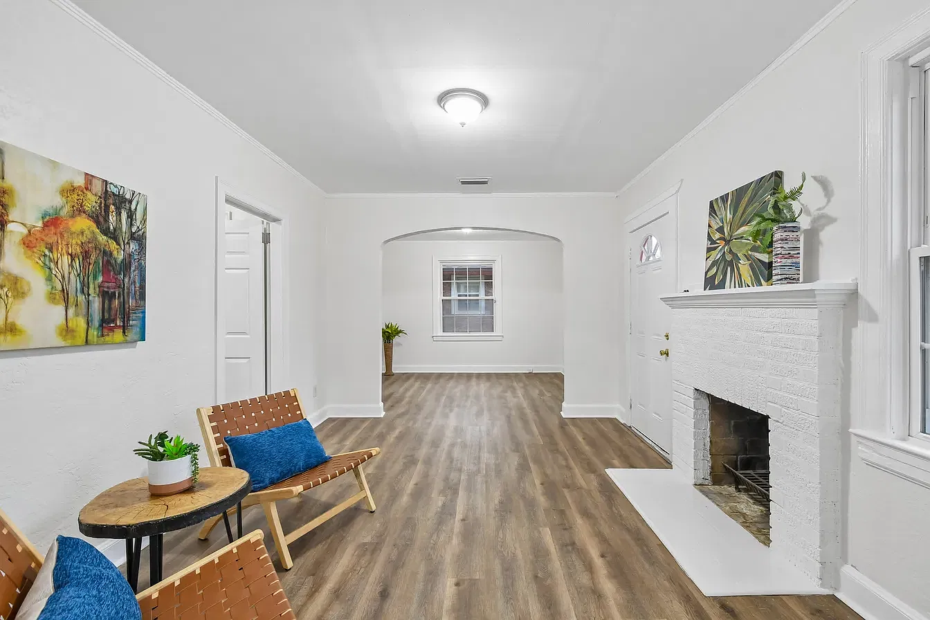 3 bed, 1157 sqft, $1,895 — Photo 2