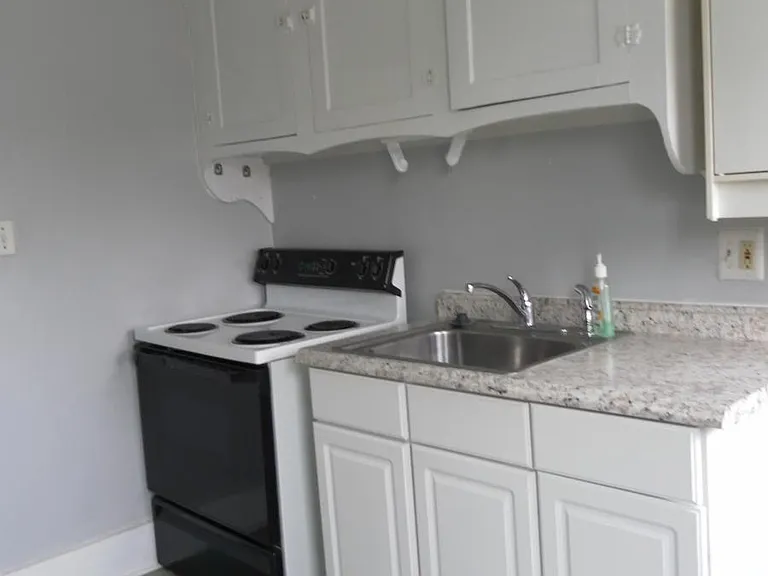 1571 Oak St #LOWER — Photo 2