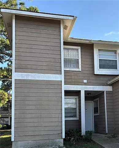 2425 Oxford Pl Photo 1