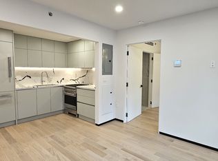 350 W 44th St #503, New York, NY 10036