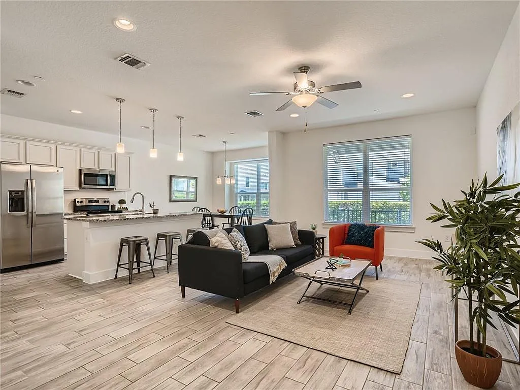 3 bed, 2.5 bath, 1780 sqft, $2,200 — Photo 1