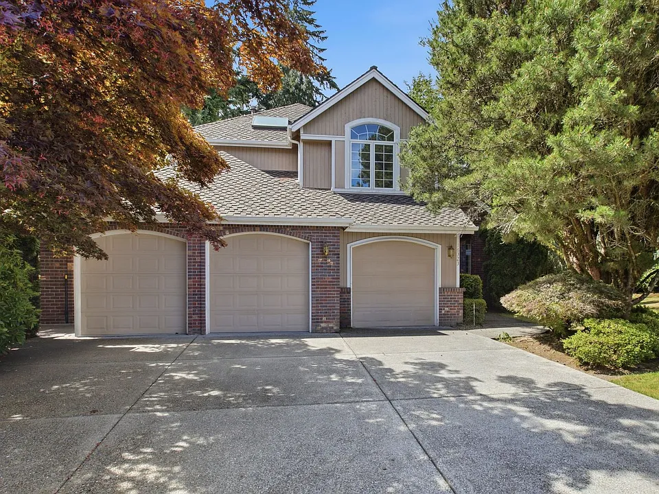 16323 NE 50th Way