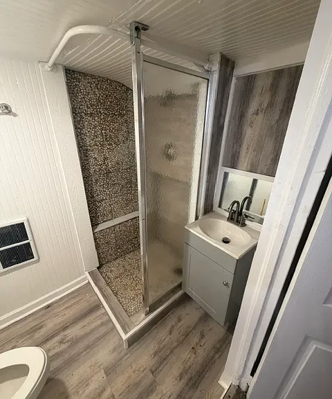 Downstairs full bathroom