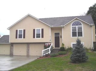 2418 24th St, Leavenworth, KS 66048