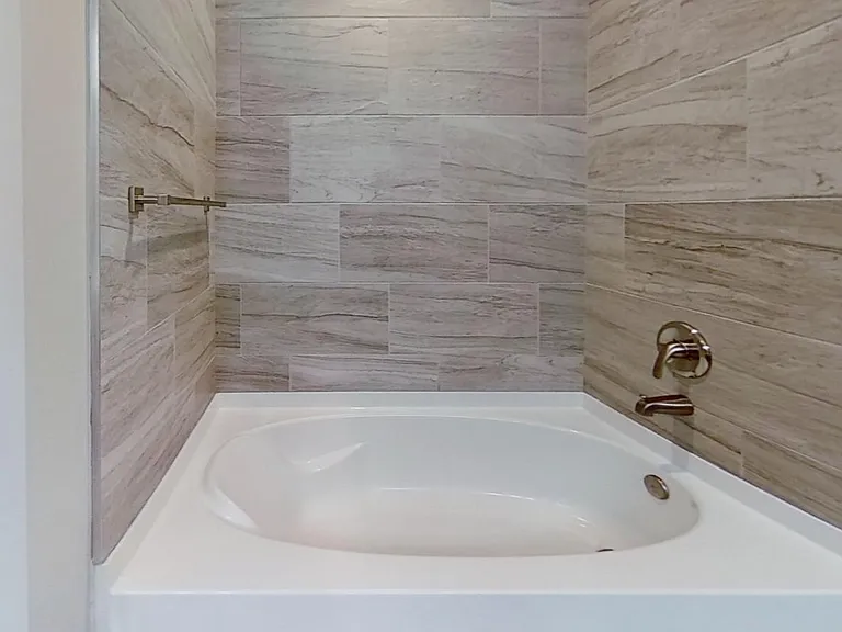 The Vue at Creve Coeur Apartments — Photo 129
