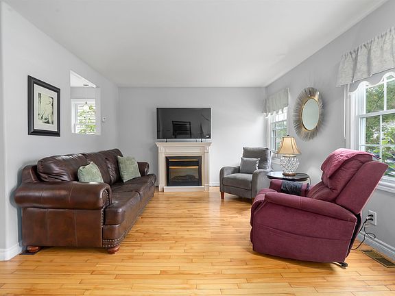 4th image of 3206 Micmac St