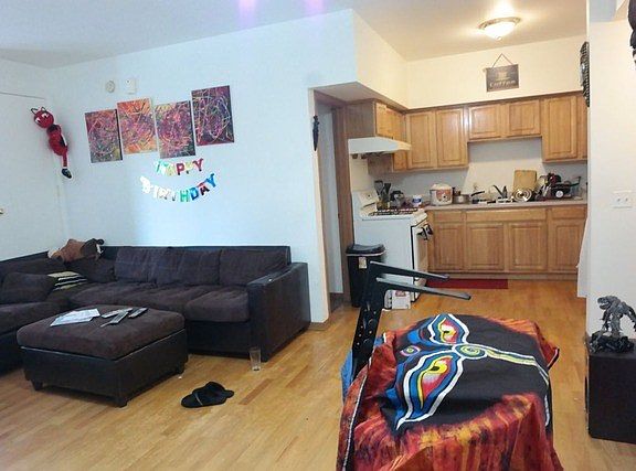 5th image of 2241 S Canal St Unit 3C