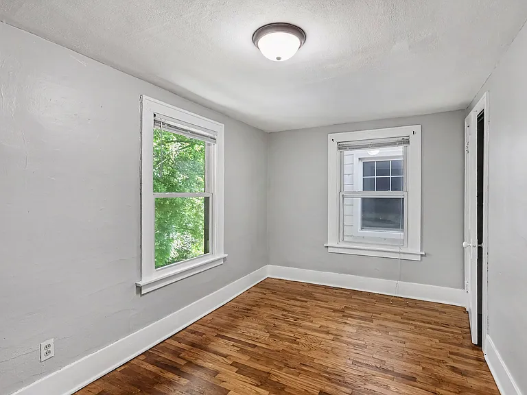 1210 W Barnes Ave — Photo 11