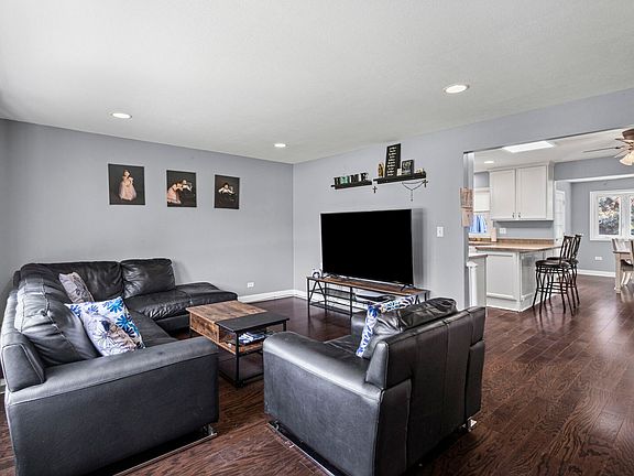 5th image of 8731 S 80th Ct