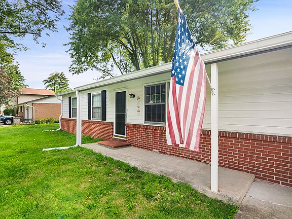 2nd image of 1511 N Dukane Way