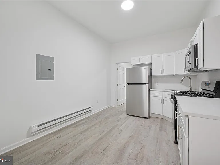 1418 W Erie Ave #2 — Photo 3