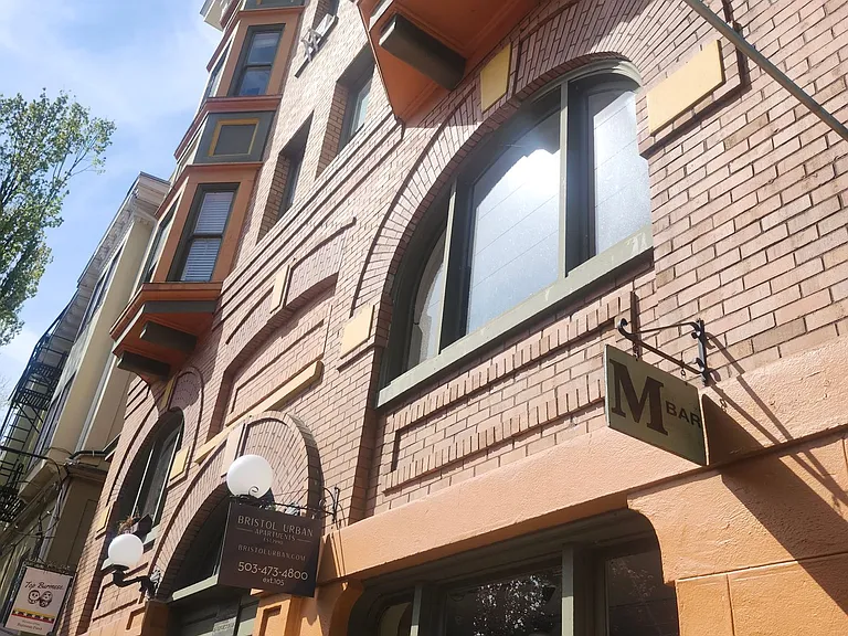 415 NW 21st Ave — Photo 3