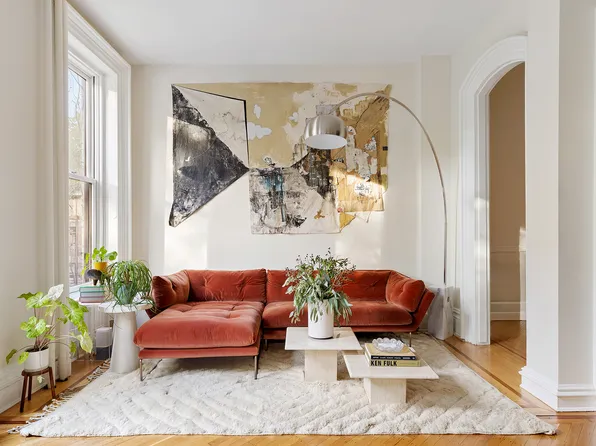 100 6th Avenue image 4 of 27