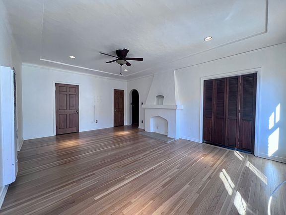 2nd image of 437 S Cloverdale Ave #10