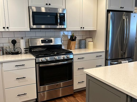 5th image of 2216 E Lincoln St #12