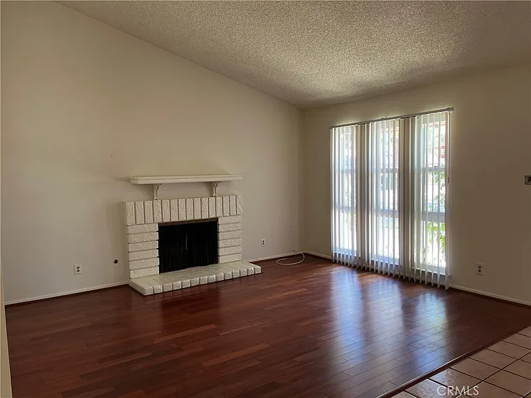 11875 Wyeth Dr — Photo 2