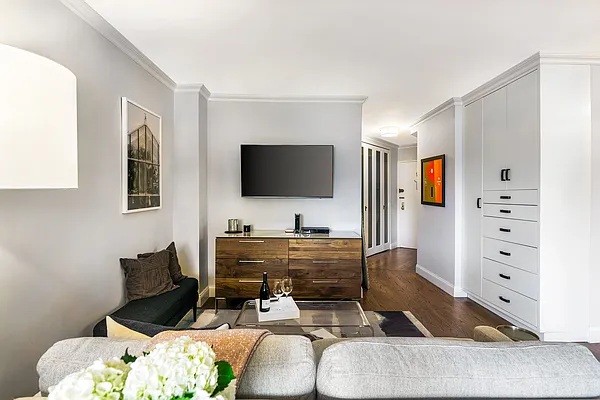 Sold by Douglas Elliman | media 22