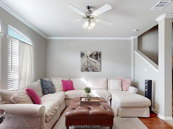 4th image of 305 Holleman Dr #1302