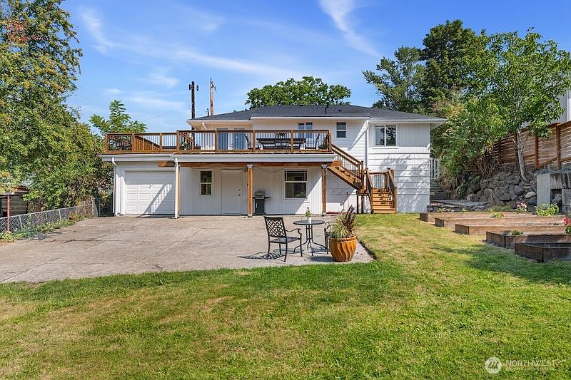 3rd image of 4831 S Holly Street