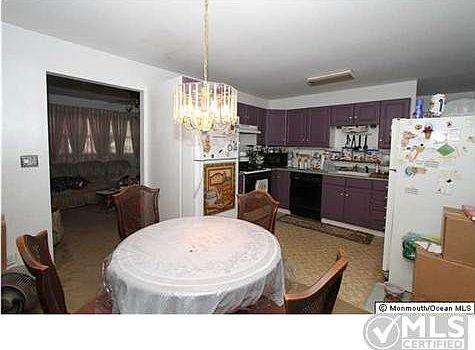 3rd image of 133 Dittmar Dr
