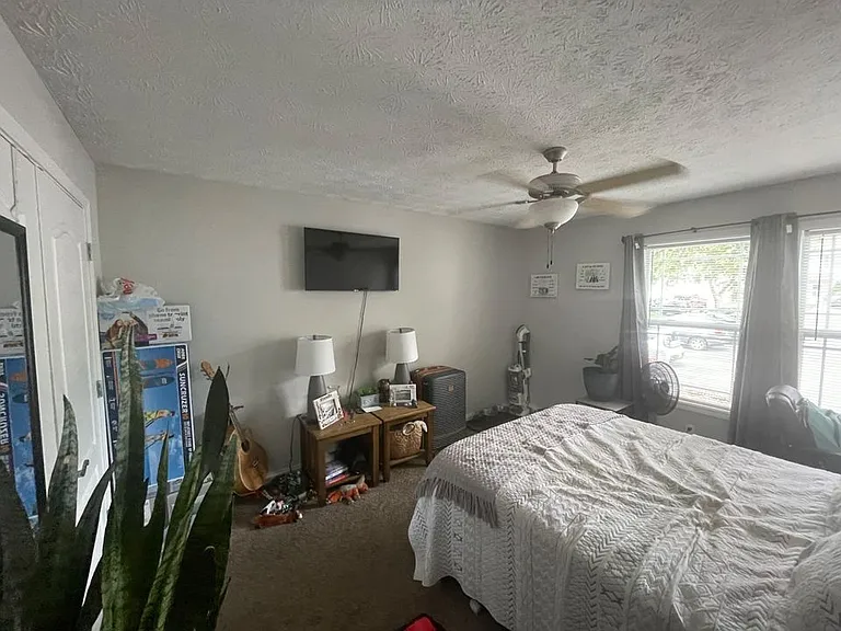 2414 Lake Park Rd — Photo 6