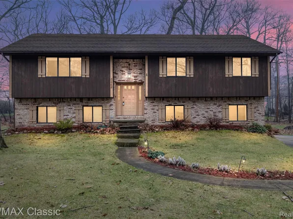 3642 Ashview Ave, West Bloomfield, MI 48324