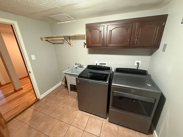 2500 Bluff Blvd — Photo 45
