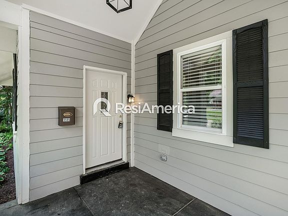 2nd image of 1595 Glenview Ave