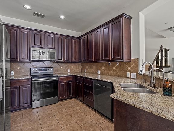 5th image of 4940 Empire Way