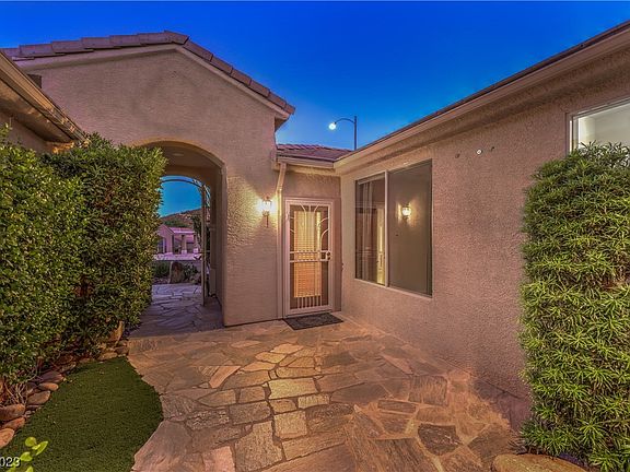 3rd image of 2039 King Mesa Dr