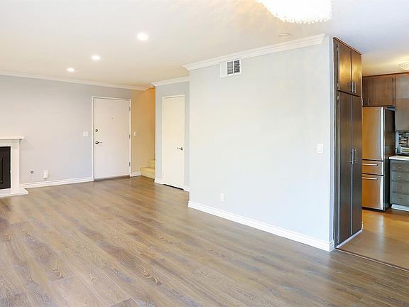 2nd image of 27150 Hidaway Ave Unit 1