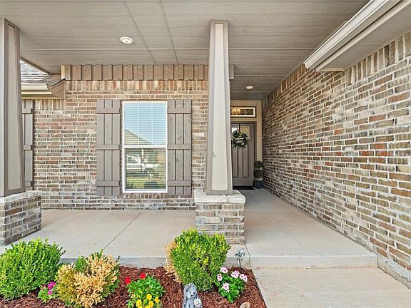 3rd image of 4405 Idyl Breeze Dr