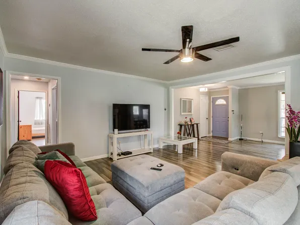 15603 Boulder Oaks Dr, Houston, TX 77084