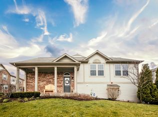 270 Devoe Dr, Oswego, IL 60543