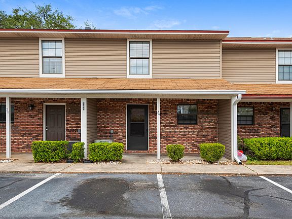 2nd image of 225 Carmel Dr Unit 24