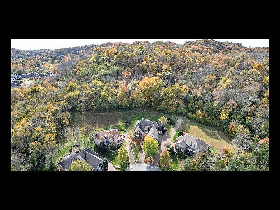 2nd image of 727 Azalea Ct
