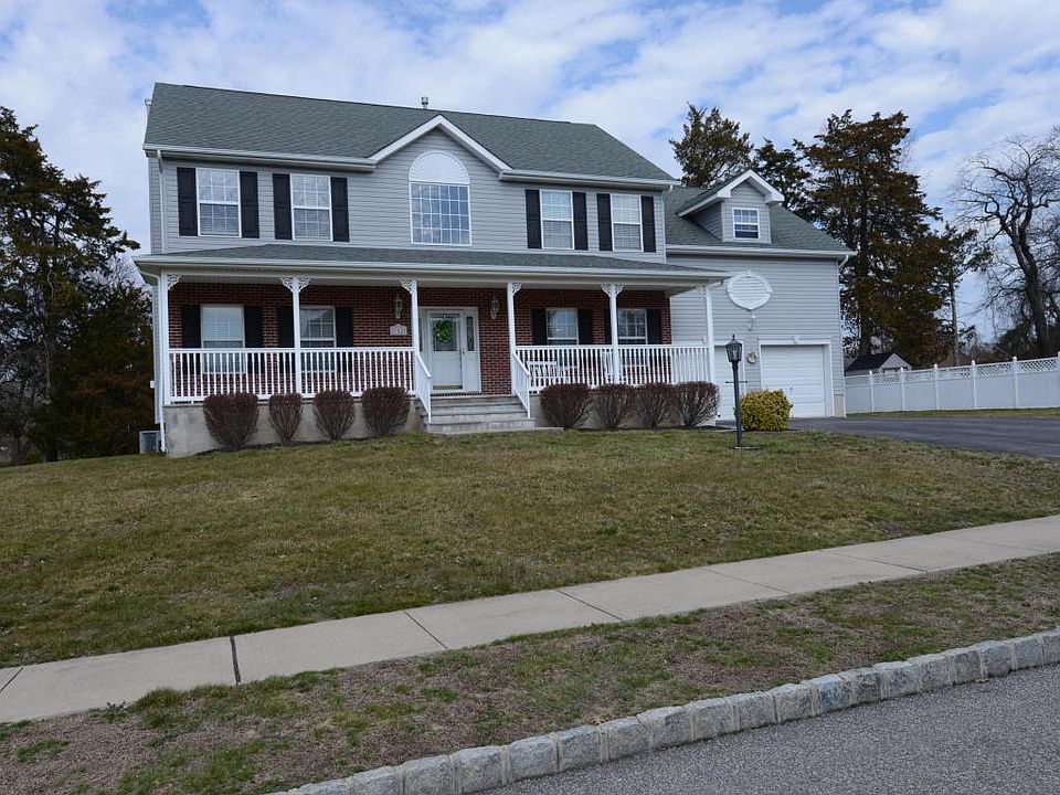 1st image of 752 Jacqueline Ct