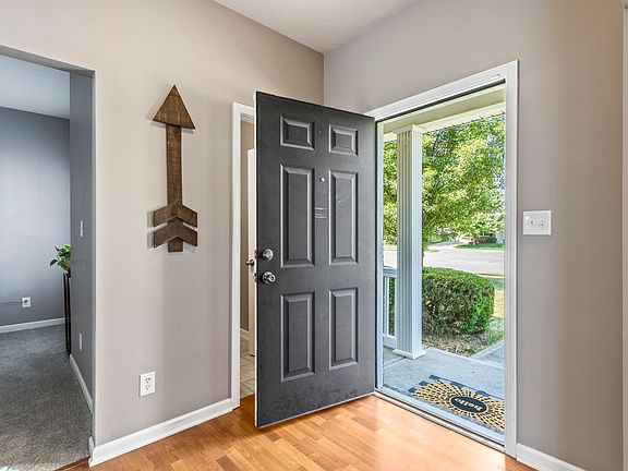 4th image of 16959 Kingsbridge Blvd