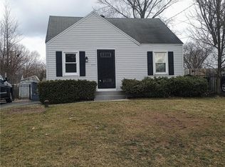 233 Belmore Dr, North Syracuse, NY 13212