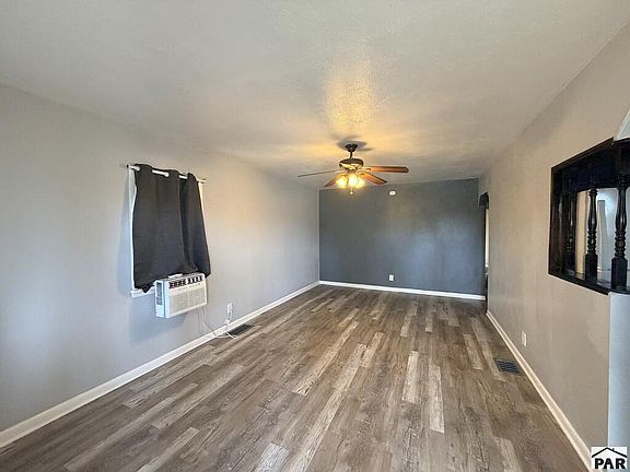 3rd image of 1127 W 16th St