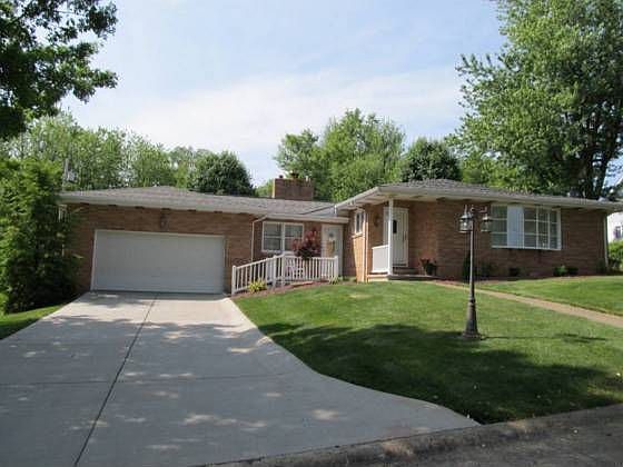 1st image of 8 Weston Pl