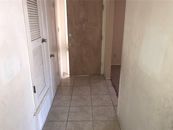 4th image of 9852 Minuteman St