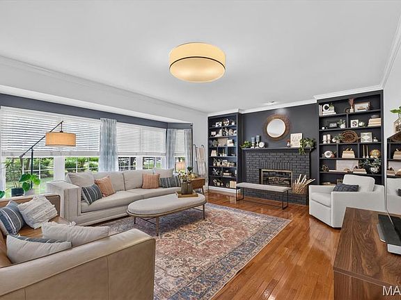 4th image of 1559 Englebrook Dr