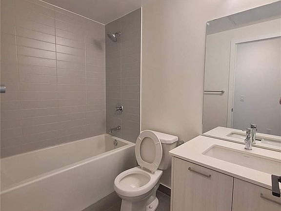 5th image of 2300 Saint Clair Ave W #426