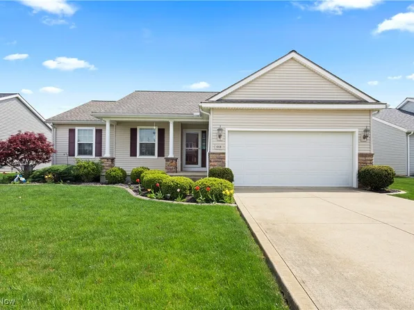 608 Chardonnay Cir, Vermilion, OH 44089