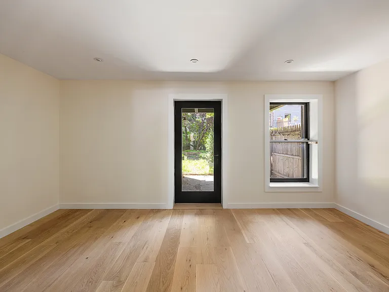 726 Macon St #1 — Photo 8