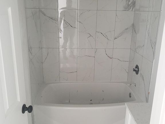 4th image of 100 Zaza Ln
