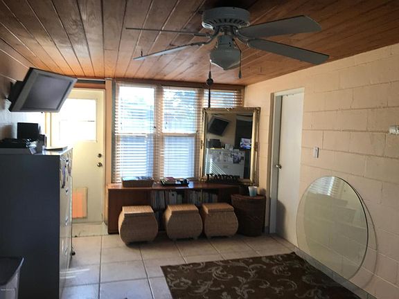 4th image of 513 Royal Palm Dr